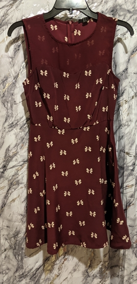 Forever 21 Maroon Bow Print Dress - Picture 2 of 6